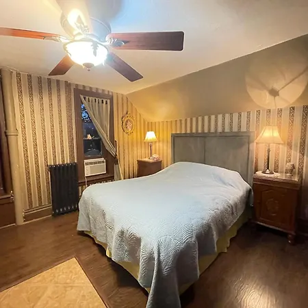 The Red Star Room D
